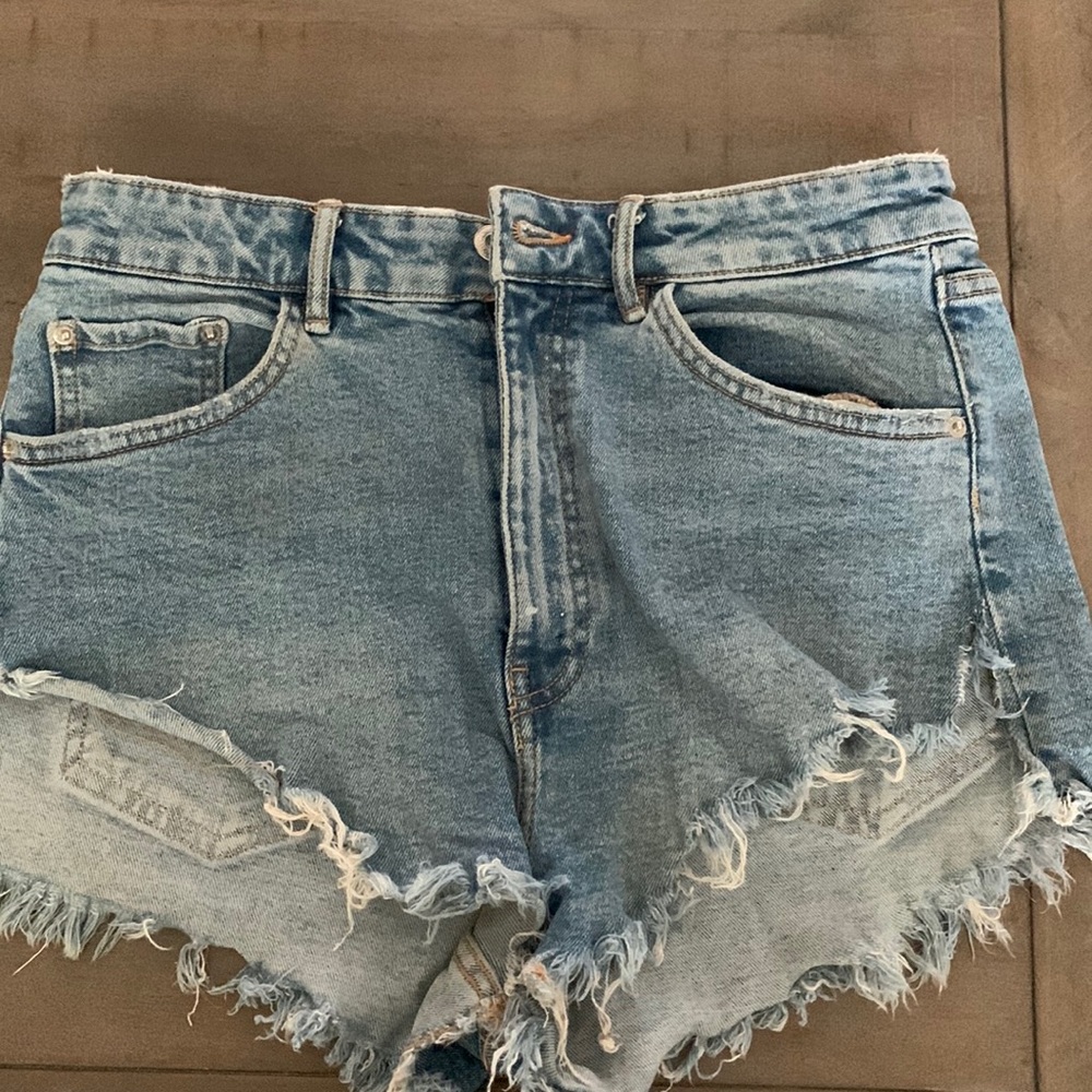 Zara jean shorts size 10